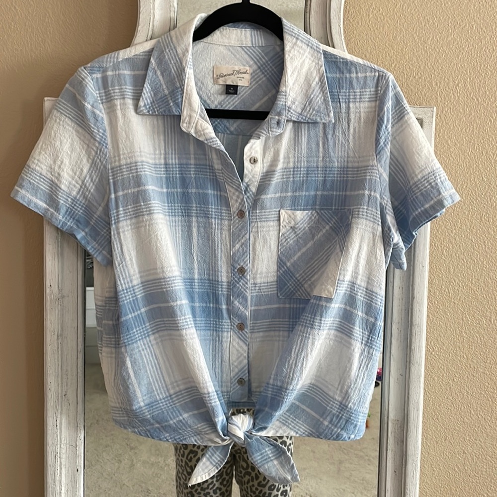 Universal Tread button up w/ tie